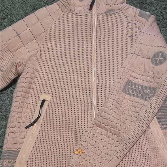 Nike Jackets & Blazers - Nike Light Pink Quilted Jacket